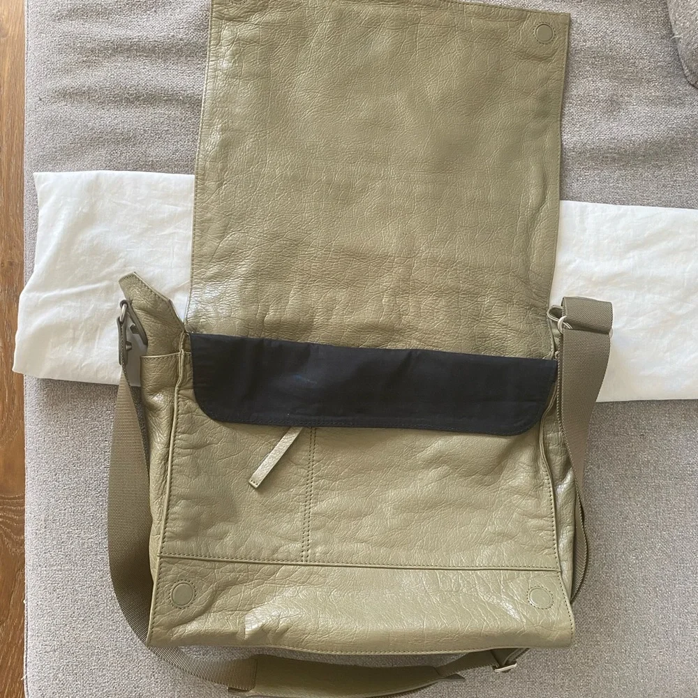 Balenciaga City Messenger Bag - Picture 3 of 5